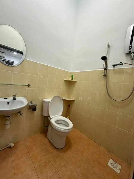 1.5-storey Terraced House for Rent in Taman Rinting (Masai) - YC Fung - Bathroom - PropertyGuru.com.my