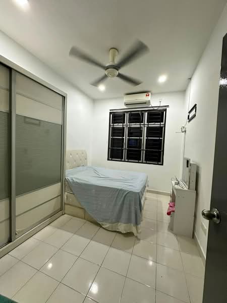 1.5-storey Terraced House for Rent in Taman Rinting (Masai) - YC Fung - Bedroom - PropertyGuru.com.my