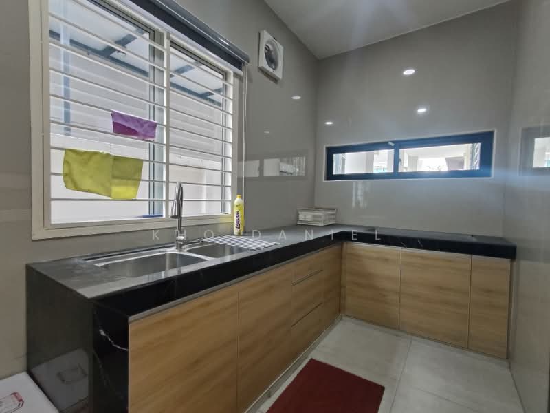 Cluster House for Sale in Bandar Parklands (Klang) - Kho Daniel - Kitchen - PropertyGuru.com.my
