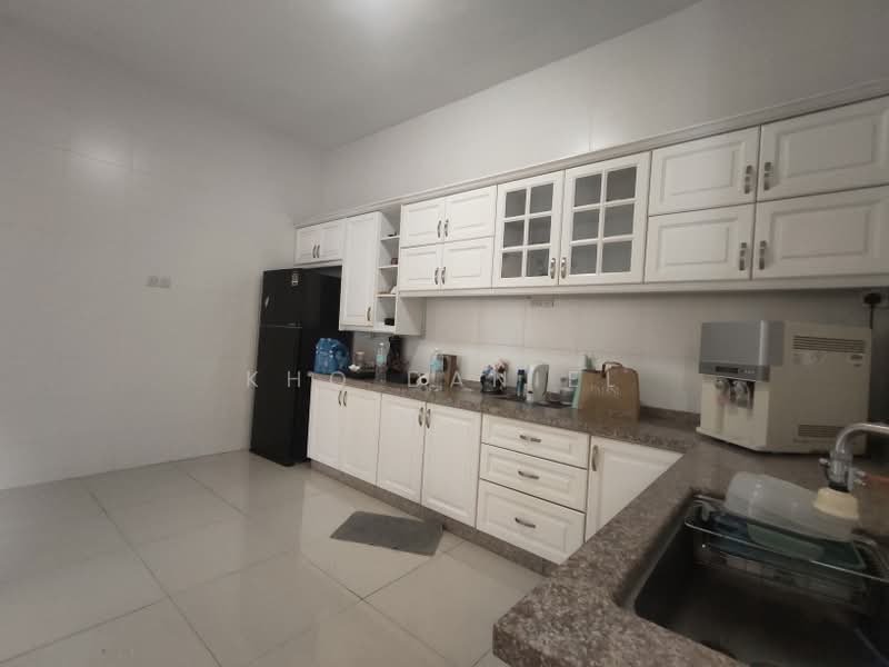 Cluster House for Sale in Bandar Parklands (Klang) - Kho Daniel - Kitchen - PropertyGuru.com.my