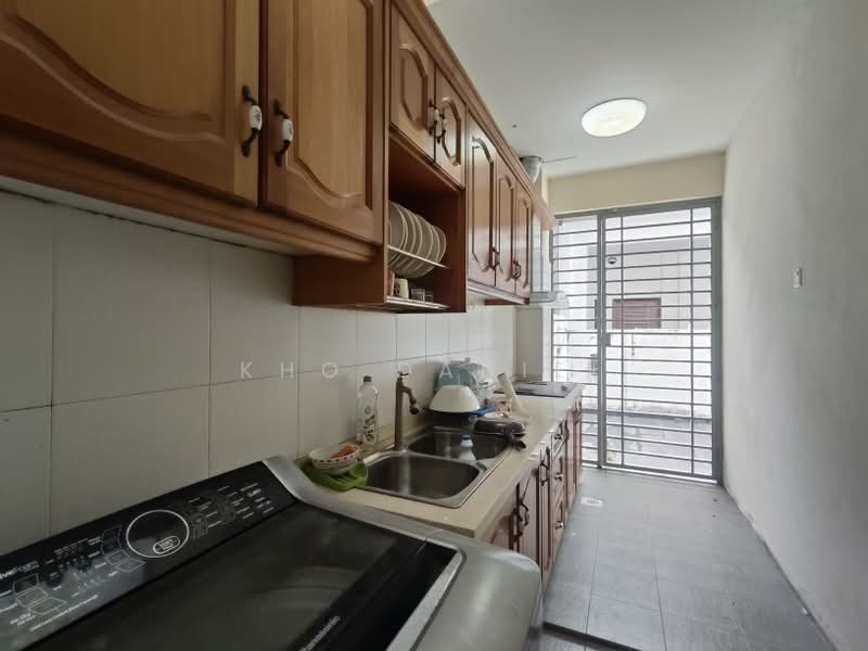 Cluster House for Sale in Bandar Parklands (Klang) - Kho Daniel - Kitchen - PropertyGuru.com.my