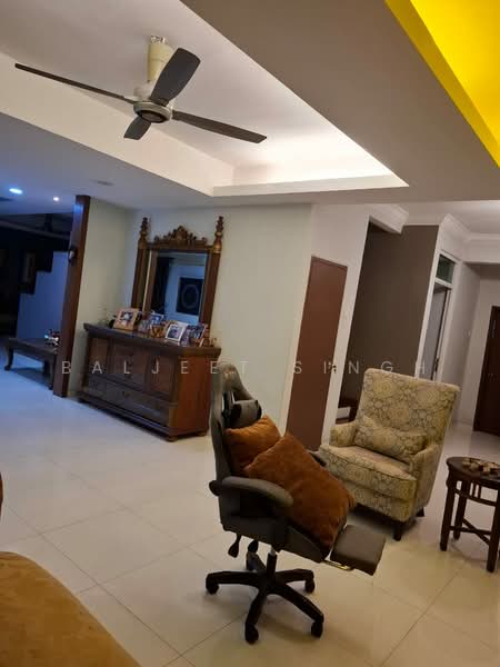 Rumah Teres 2-Tingkat untuk Dijual di Kota Kemuning (Shah Alam) - Baljeet Singh - Living Room - PropertyGuru.com.my