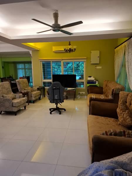 Rumah Teres 2-Tingkat untuk Dijual di Kota Kemuning (Shah Alam) - Baljeet Singh - Living Room - PropertyGuru.com.my