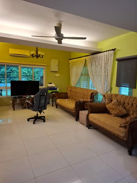 Rumah Teres 2-Tingkat untuk Dijual di Kota Kemuning (Shah Alam) - Baljeet Singh - Living Room - PropertyGuru.com.my