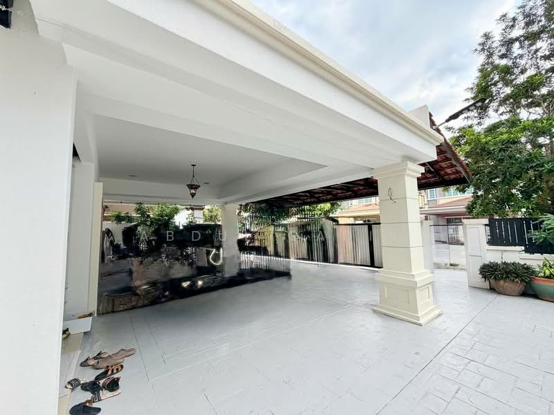 Bungalow for Sale in Bandar Putra Permai (Seri Kembangan) - Abdul Qadir - PropertyGuru.com.my