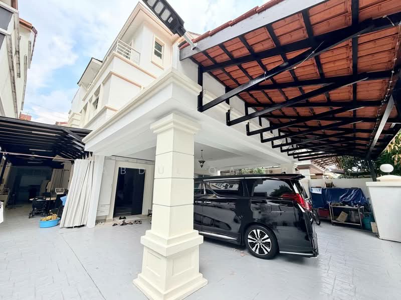 Bungalow for Sale in Bandar Putra Permai (Seri Kembangan) - Abdul Qadir - PropertyGuru.com.my
