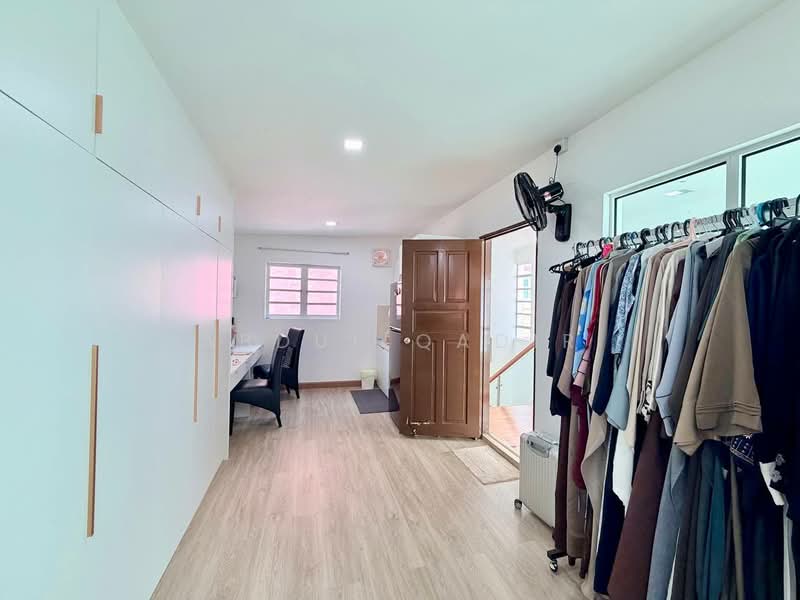 Bungalow for Sale in Bandar Putra Permai (Seri Kembangan) - Abdul Qadir - PropertyGuru.com.my