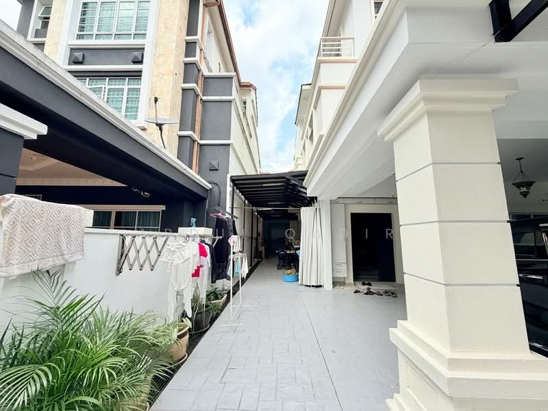 Bungalow for Sale in Bandar Putra Permai (Seri Kembangan) - Abdul Qadir - PropertyGuru.com.my