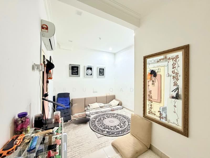 Bungalow for Sale in Bandar Putra Permai (Seri Kembangan) - Abdul Qadir - PropertyGuru.com.my