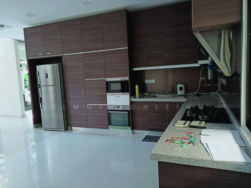 Rumah Banglo untuk Dijual di Bukit Gita Bayu (Seri Kembangan) - Helmut Schleich - Kitchen - PropertyGuru.com.my