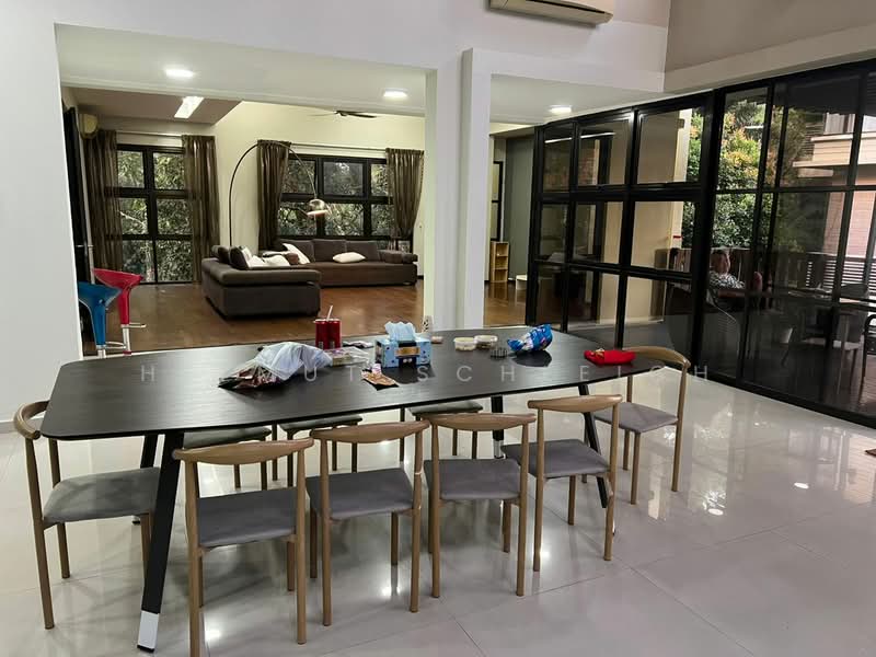 Rumah Banglo untuk Dijual di Bukit Gita Bayu (Seri Kembangan) - Helmut Schleich - Living Room - PropertyGuru.com.my