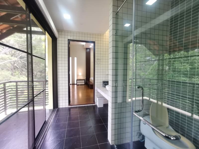 Rumah Banglo untuk Dijual di Bukit Gita Bayu (Seri Kembangan) - Helmut Schleich - Bathroom - PropertyGuru.com.my