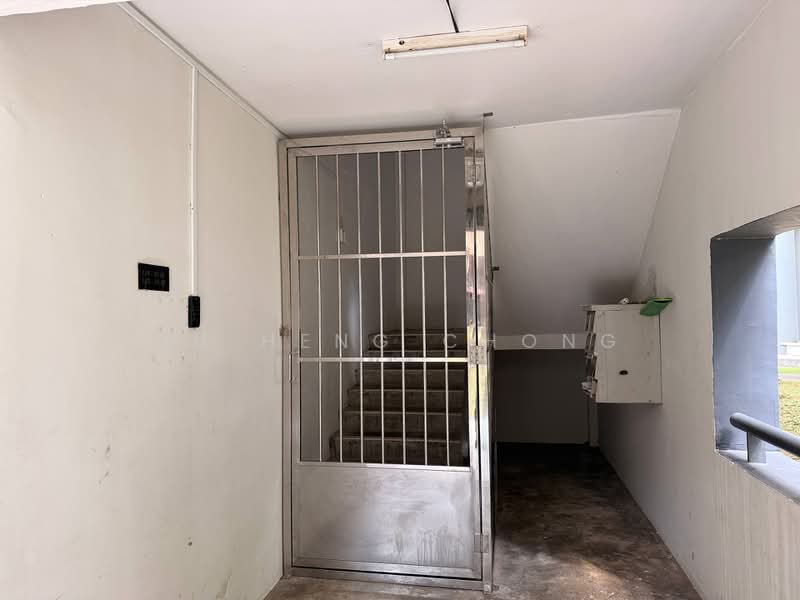 Pangsapuri untuk Dijual di Seri Mutiara Apartment - Fu Heng Chong - Entrance - PropertyGuru.com.my