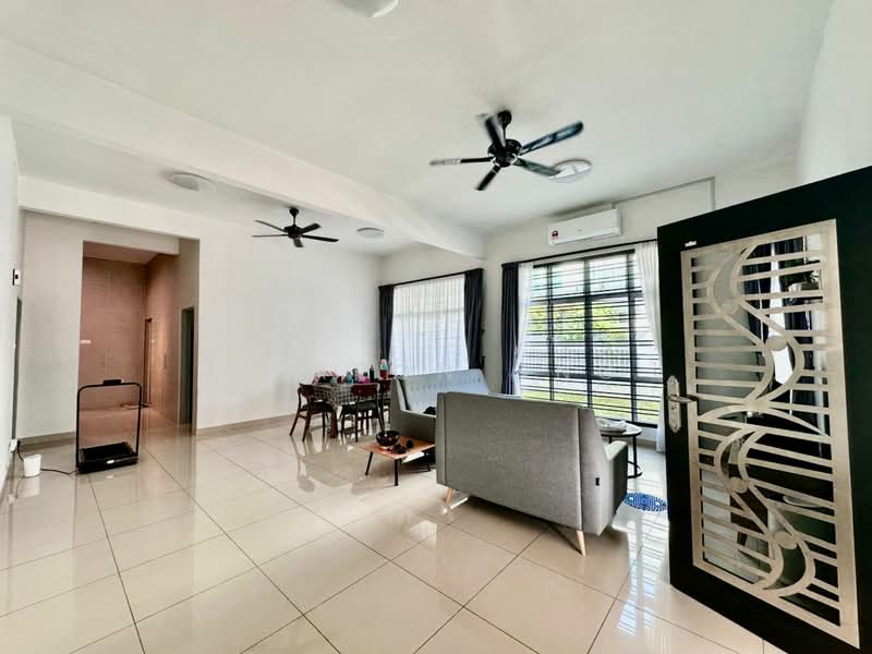 Cluster House for Sale in Taman Pulai Hijauan (Skudai) - Sharon Ong - Living Room - PropertyGuru.com.my