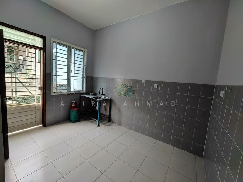 Rumah Teres 2 Tingkat untuk Dijual di Bandar Teknologi Kajang (Kajang) - Azira Ahmad - Kitchen - PropertyGuru.com.my
