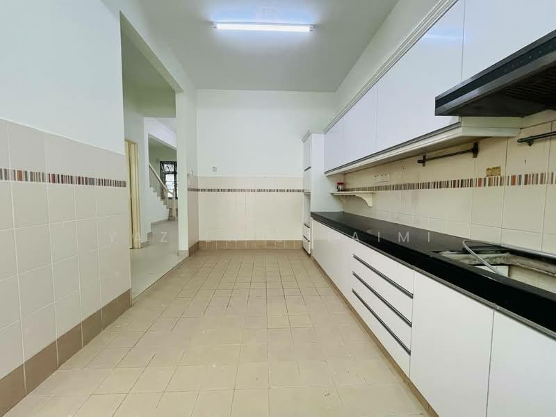 Rumah Teres 2 Tingkat untuk Disewa di Seksyen 7 (Shah Alam) - Yazila Sulaimi - Kitchen - PropertyGuru.com.my