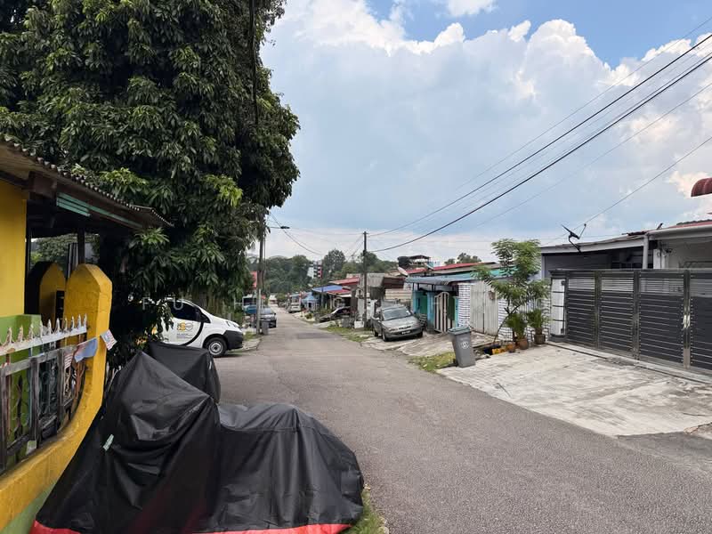 Rumah Teres 1 Tingkat untuk Dijual di Taman Dahlia (Tampoi) - Fu Heng Chong - Exterior - PropertyGuru.com.my