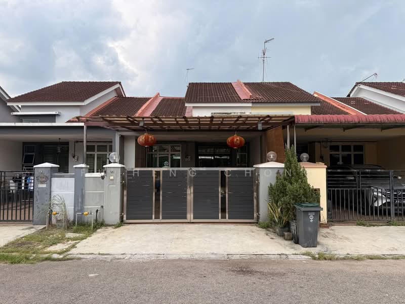 1-storey Terraced House for Sale in Taman Kempas Indah (Tebrau) - Fu Heng Chong - Exterior - PropertyGuru.com.my