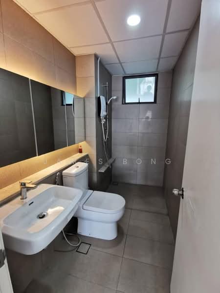 Condominium for Sale at The WaterEdge (Pinggiran Air) - James Bong - Bathroom - PropertyGuru.com.my