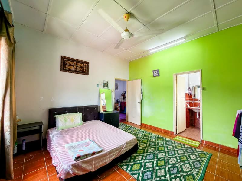 Rumah Teres 2 Tingkat untuk Dijual di Taman Dagang Jaya (Ampang) - Zawana BT Zaidi Ana - Bedroom - PropertyGuru.com.my