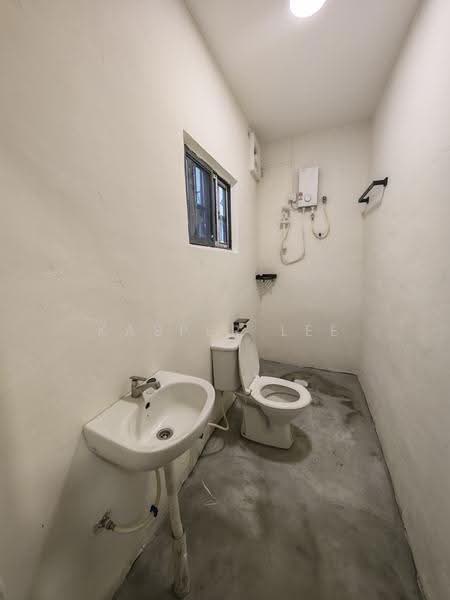 2-storey Terraced House for Rent in Taman Mount Austin (Tebrau) - Kasper Lee - Bathroom - PropertyGuru.com.my