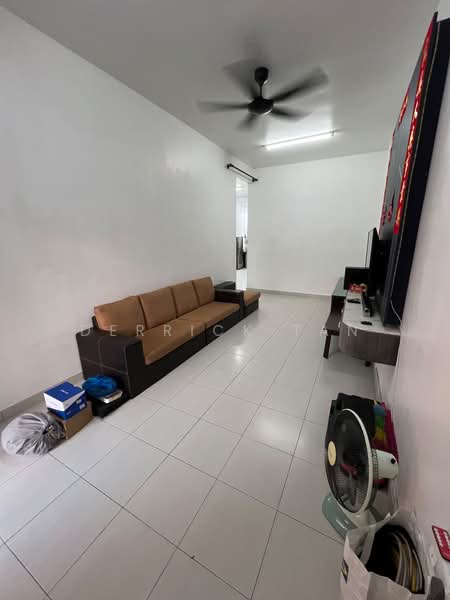 1-storey Terraced House for Rent in Bandar Putra (Kulai) - Derrick Tan - Living hall - PropertyGuru.com.my