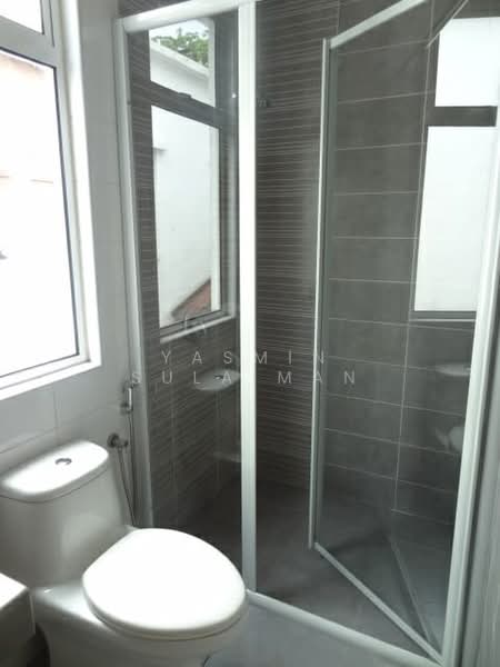 Rumah Berkembar untuk Dijual di Shah Alam (Selangor) - Yasmin Sulaiman - Bathroom - PropertyGuru.com.my