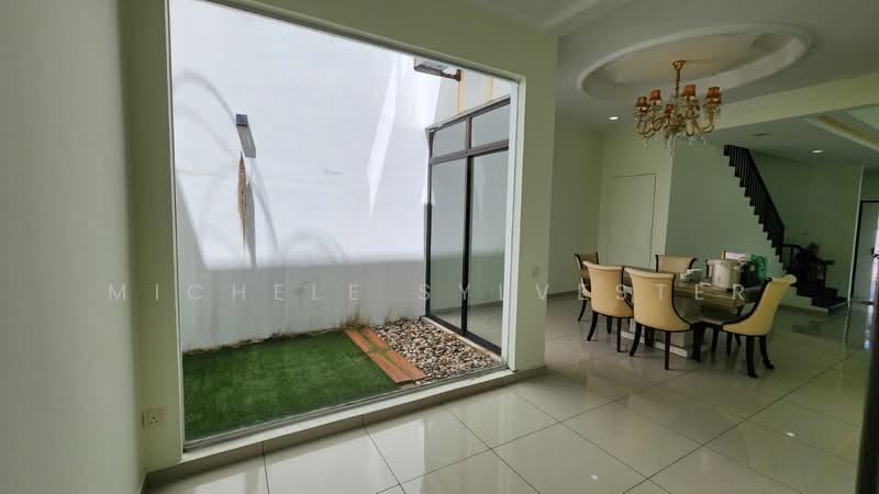 Rumah Kluster untuk Dijual di Setia Tropika (Johor Bahru) - Michele Sylvester - Dining Room - PropertyGuru.com.my