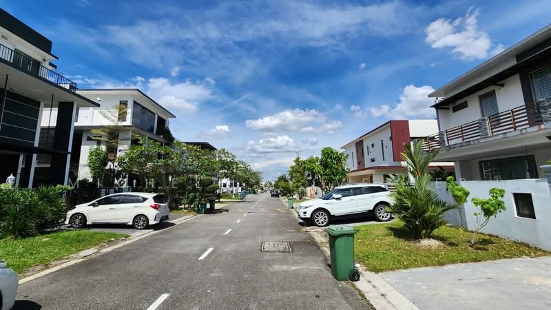 Rumah Kluster untuk Dijual di Setia Tropika (Johor Bahru) - Michele Sylvester - Exterior - PropertyGuru.com.my