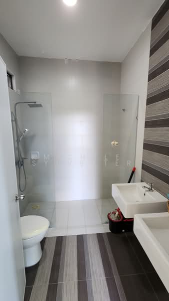 Rumah Kluster untuk Dijual di Setia Tropika (Johor Bahru) - Michele Sylvester - Bathroom - PropertyGuru.com.my