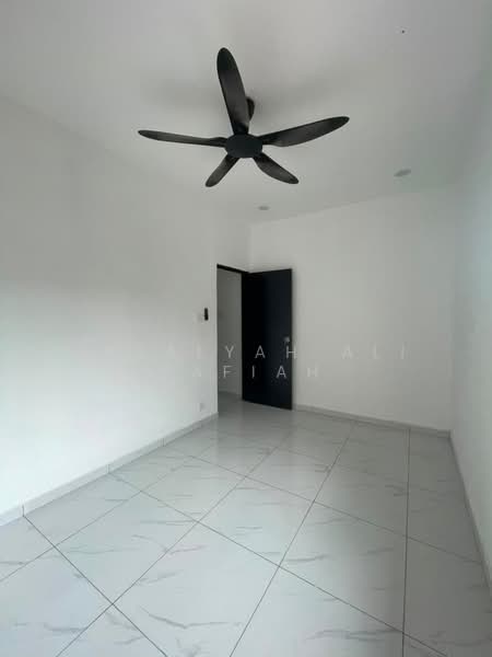 2-storey Terraced House for Sale in Bandar Baru Permas Jaya (Permas Jaya) - Arbaeyah Ali Nafiah - Interior - PropertyGuru.com.my