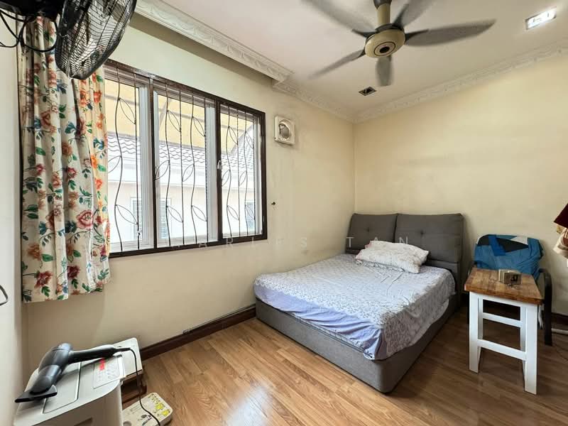 Rumah Berkembar untuk Dijual di Taman Naga Emas (Salak South) - Charles Tan - PropertyGuru.com.my