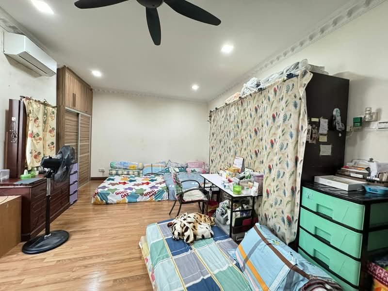 Rumah Berkembar untuk Dijual di Taman Naga Emas (Salak South) - Charles Tan - PropertyGuru.com.my