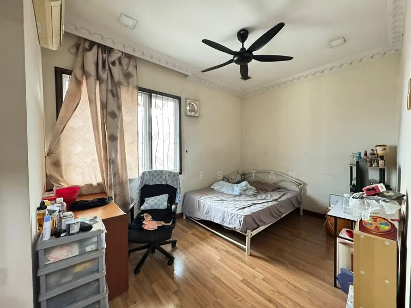 Rumah Berkembar untuk Dijual di Taman Naga Emas (Salak South) - Charles Tan - PropertyGuru.com.my