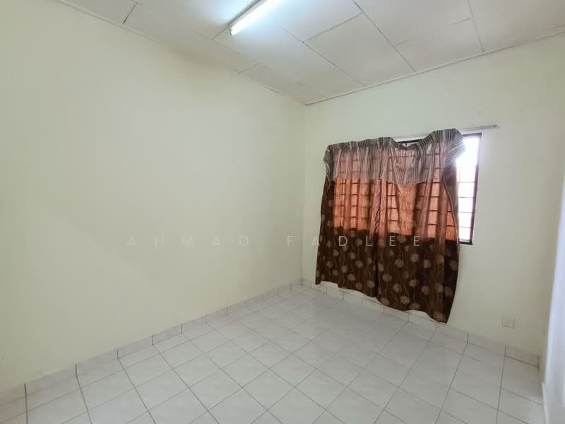 1-storey Terraced House for Sale in Bandar Putra Permai (Seri Kembangan) - Ahmad Fadlee - PropertyGuru.com.my