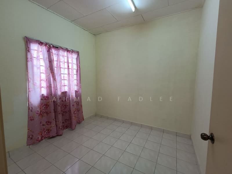 1-storey Terraced House for Sale in Bandar Putra Permai (Seri Kembangan) - Ahmad Fadlee - PropertyGuru.com.my