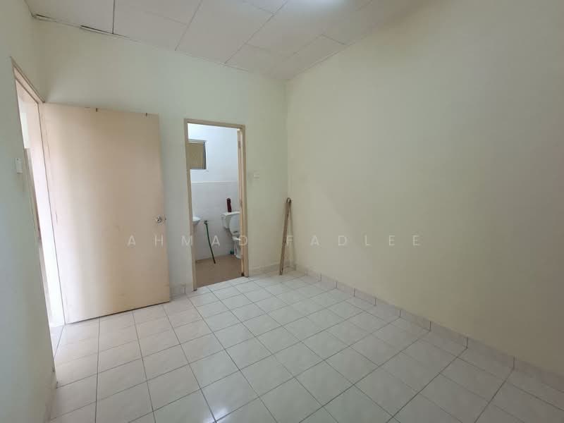 1-storey Terraced House for Sale in Bandar Putra Permai (Seri Kembangan) - Ahmad Fadlee - PropertyGuru.com.my