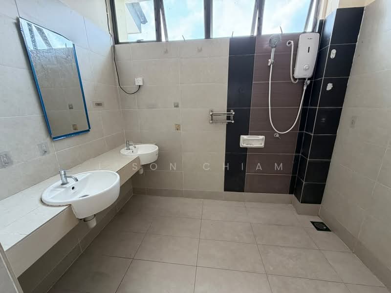 Semi-Detached House for Sale in Taman Vista Hill (Cheras) - Jason Chiam - Bathroom - PropertyGuru.com.my