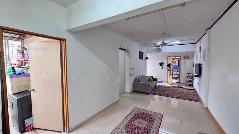 Rumah Flat untuk Dijual di Flat Daisy - Sausa Lee - Living Room - PropertyGuru.com.my