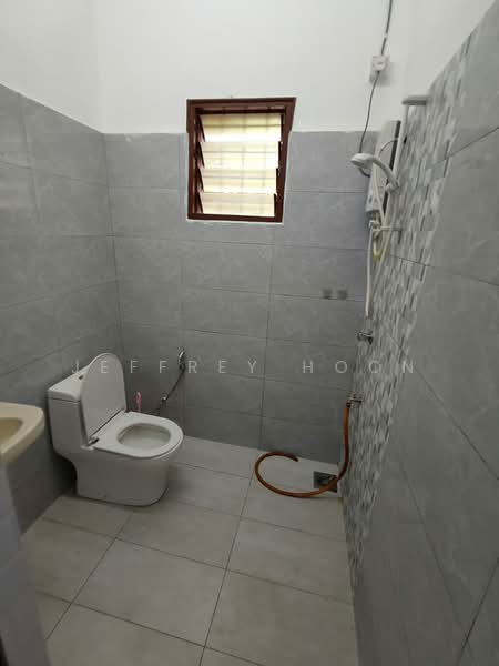 Rumah Teres 2 Tingkat untuk Disewa di Usj 4 (Subang Jaya) - Jeffrey Hoon - Bathroom - PropertyGuru.com.my