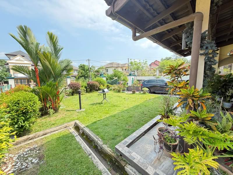 Rumah Teres untuk Dijual di Bandar Country Homes (Rawang) - Uthaya Kumar - Garden - PropertyGuru.com.my