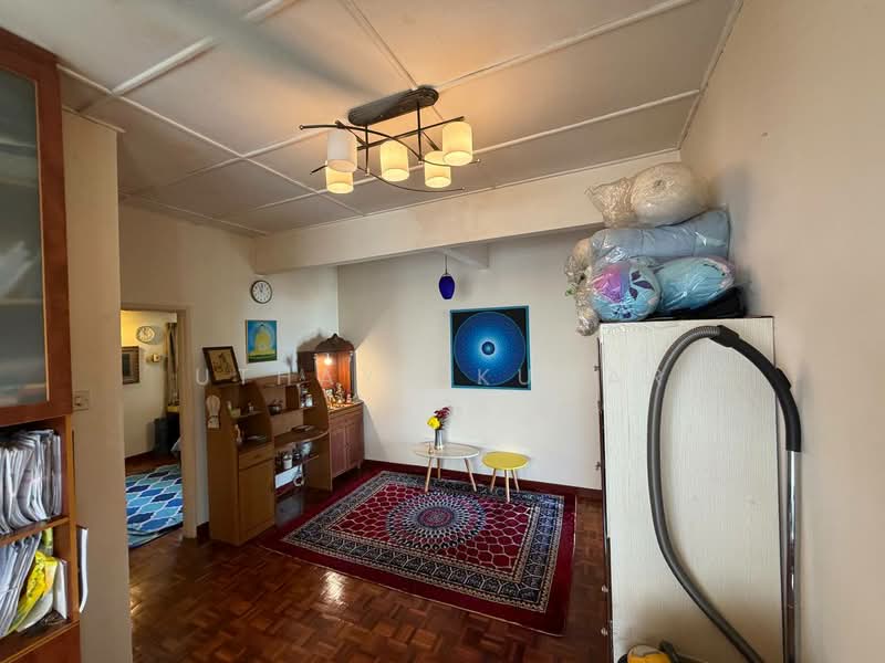 Rumah Teres untuk Dijual di Bandar Country Homes (Rawang) - Uthaya Kumar - Living Room - PropertyGuru.com.my