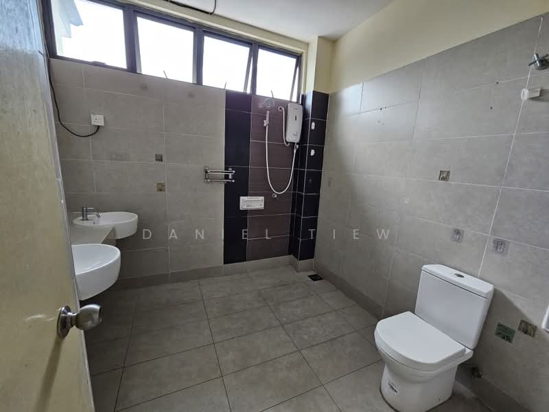 Rumah Berkembar untuk Dijual di Bandar Mahkota Cheras (Cheras) - Daniel Tiew - Bathroom - PropertyGuru.com.my