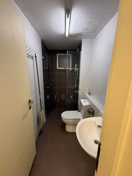 Service Residence for Sale at Galleria Equine Park - Jerrick Foo - Bathroom - PropertyGuru.com.my