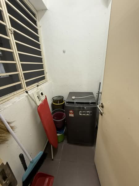 Service Residence for Sale at Galleria Equine Park - Jerrick Foo - Interior - PropertyGuru.com.my