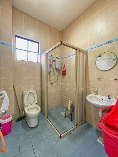 Rumah Berkembar untuk Dijual di Bandar Nusaputra (Puchong) - Yasmin Sulaiman - Bathroom - PropertyGuru.com.my