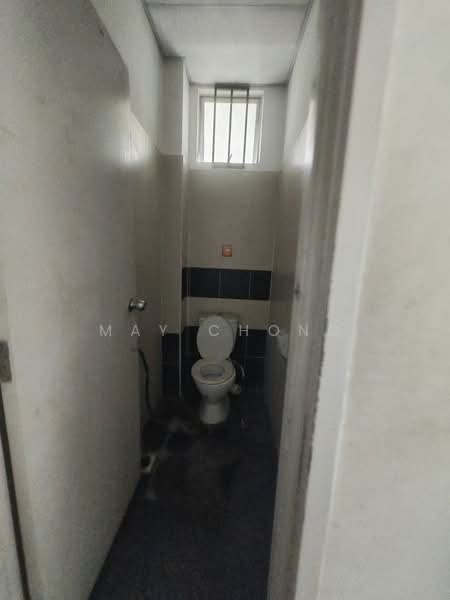 Shop / Office for Rent in Johor Bahru (Johor) - May Chong - Bathroom - PropertyGuru.com.my