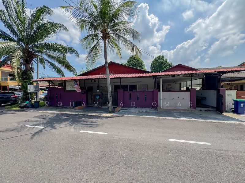 1-storey Terraced House for Sale in Taman Sri Serdang (Seri Kembangan) - Mohammad Omar - PropertyGuru.com.my