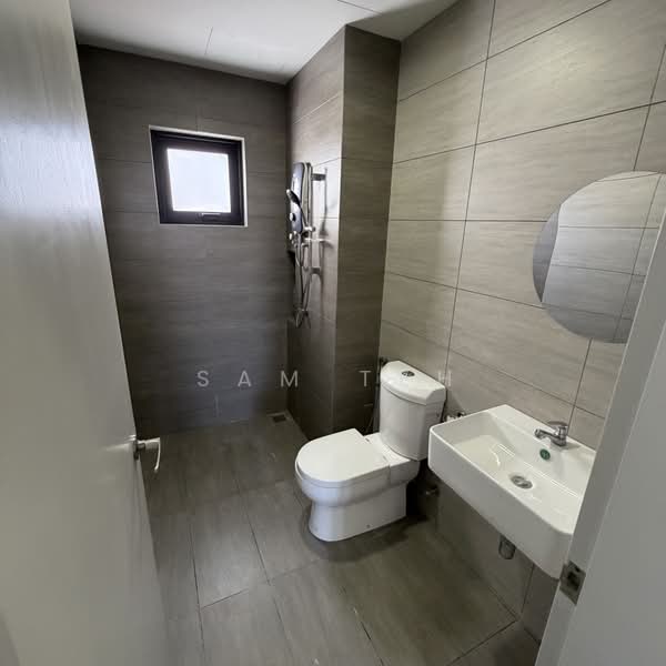 Service Residence for Sale at The Amber Residence @ TwentyFive.7 - Sam Teh - PropertyGuru.com.my