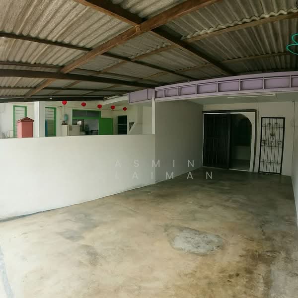 Rumah Teres 2 Tingkat untuk Dijual di Taman Serdang Jaya (Seri Kembangan) - Yasmin Sulaiman - Exterior - PropertyGuru.com.my